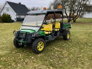 John Deere Gator