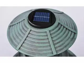 Fuglebad/ foderbræt med solcellelampe