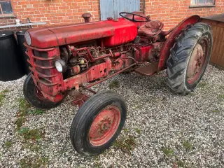 Volvo krabat 425 4 cyl benzin