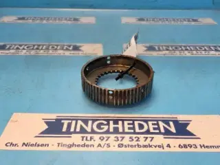 New Holland 8340 Koblingshus 81871395