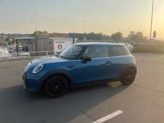MINI Cooper SE  Essential
