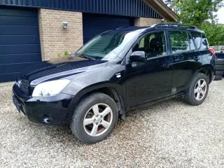 Toyota RAV4 2,2 D-4D 136 4x4 Van