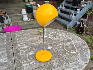 Herlig gul retro bordlampe 