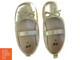 Guld ballerina børnesko fra H&M (str. 22)