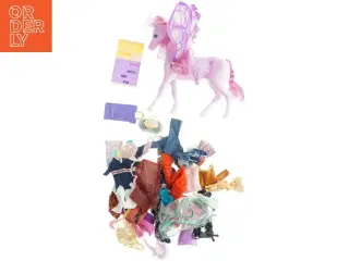 Dukketøj og tilbehør (str. Passer til standard mode dukker.)