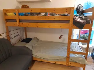 Robust køjeseng i god stand