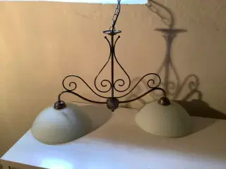 Loftslampe med glasskærme