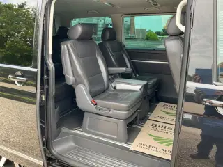 VW Multivan 2,0 TDi 180 Highline DSG 4Motion kort