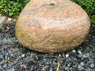 Vandsten med balje og låg