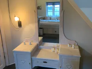 Flot toilet møbel
