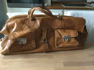 Fed kærnelæder taske