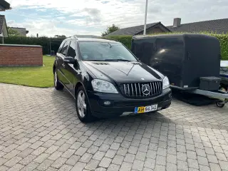 Mercedes ML 500 V8, lav km