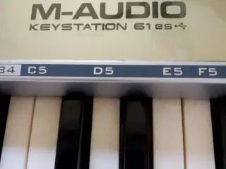 Keystation 61 es MIDI Controller