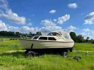 Motorbåd