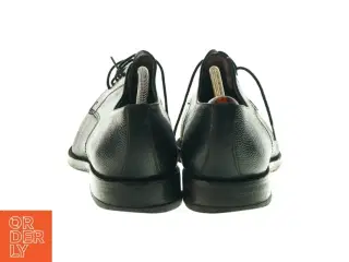 Sko fra Crockett & Jones   (str. 9 E)