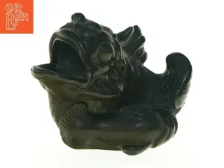 Fiskefigur i stentøj (str. 13 x 8 cm)