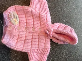 Ny strikket baby trøje