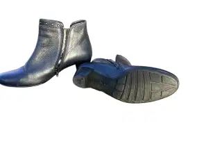 Ankelstøvler mørk blå. Gabor.