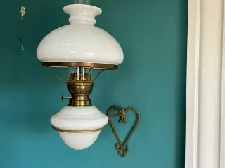 Væglampe til olie