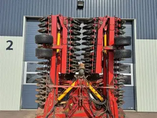 Vredo ZB3 12068 Der er monteret 2 X 2 støttehjul i front.