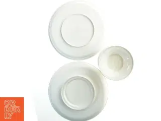 Kageopsats og lagkagefad fra Tupperware (str. 18 x ø. 26 cm)