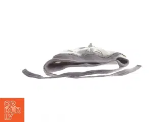 Babyhue med alpeprint fra Joha (str. 0-1 måned)