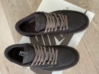 Air Jordan x Travis Scott 1 Low