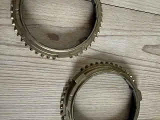 Volkswagen synchronizer ring 02J 311 247 D