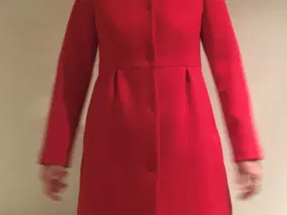 Helt ny rød overgangs jakke fra esprit