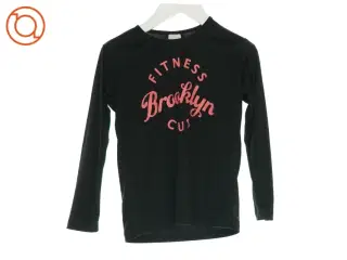 Bluse med skrift (Str. 116)