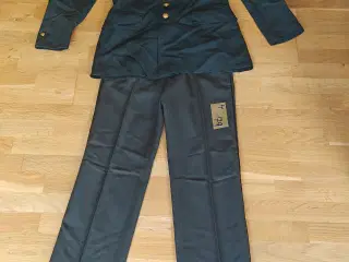 M/69 Uniform med bukser og skjorte ny.