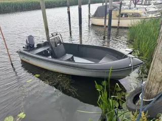 Styrepultsbåd 