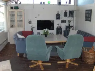 Velholdt og familievenligt 67 m2. S�rdeles centralt beliggende t�t p� strand, pool & legeplads. L�jt