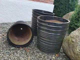 Store havekrukker glaseret i sort 