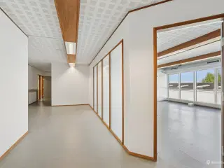 Kontor og lager m. elevator