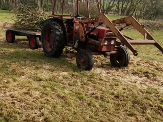 Volvo BM 430 med frontlæsser og tvillinghjul
