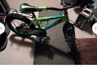 Drenge  cykel  16 sælges og scooter  