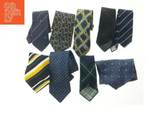 Samling af slips i forskellige mønstre