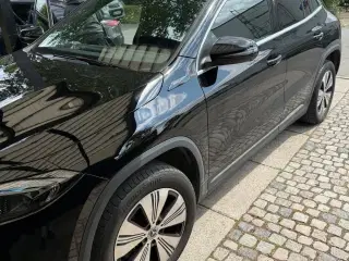 Mercedes EQA250  