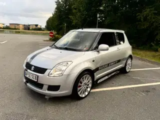 Unik Suzuki Swift nysynet og med lavt kilometer