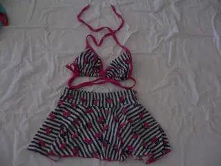 Bikini/Badeshorts