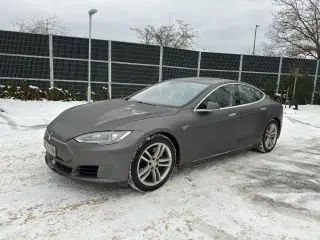 Tesla Model S  70D