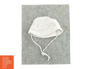 Solhat (str. 0/1 år)