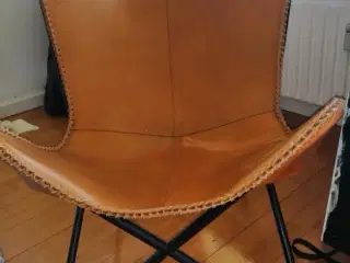 Flagermusstol i brun læder