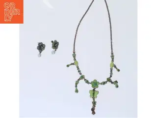 Grøn halskæde og ørestikker (str. 50 cm. og. 35 mm)