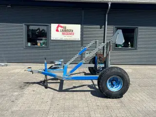 - - - Kabel trailer med hydraulisk løft.