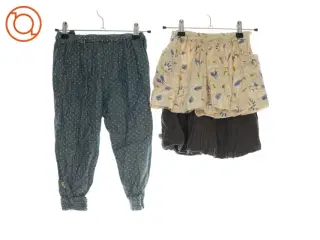 Bukser og 2 nederdele (Str. 104)