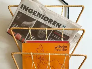 Væghængt magasinholder
