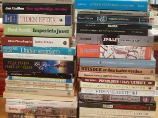 Diverse paperback bøger 71