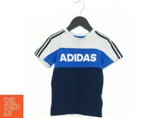 T-Shirt fra Adidas (str. 98 cm)